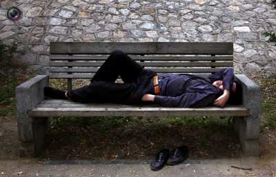 Уснувший на лавочке возле рынка черногорец стал жертвой вора