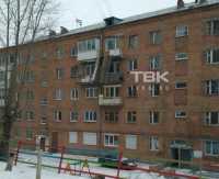 Ветер сорвал балкон пятиэтажки в Красноярске