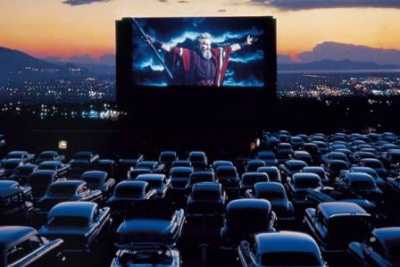 Кино из авто: в Абакане появился автокинотеатр
