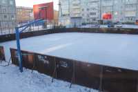 В Белом Яре готовят три площадки для катания на коньках