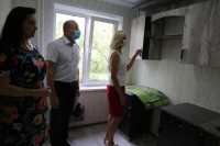 Компания РУСАЛ оказала помощь в ремонте квартиры лишенной зрения жительнице Саяногорска