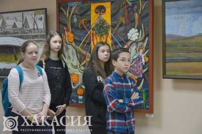В Абакане открылась выставка работ красноярских художников