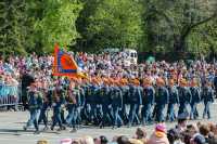 Пожарные и спасатели приняли участие в марше Победы на Первомайской площади