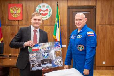 Глава Хакасии встретился с лётчиком-космонавтом Олегом Артемьевым