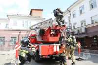 Оттачивают навык: в Абакане пожарные провели тренировку в гостинице