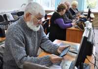 В Ширинском районе наградили пенсионеров-компьютерщиков