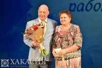 В Хакасии вручили награды медицинским работникам