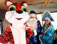 Дед Мороз и Снегурочка организовали рейс безопасности в Усть-Абакане
