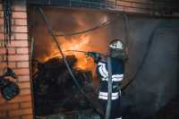 Пожарным пришлось вскрыть гараж в Черногорске