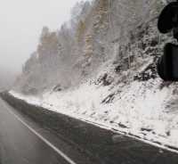 Дороги Хакасии заметает снегом