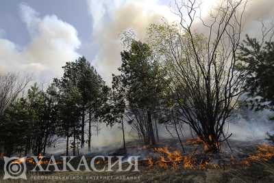 С почином: первый лесной пожар в Хакасии бушевал недолго
