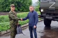 Валентин Коновалов в ЛНР передал бойцам из Хакасии оборудование и снаряжение