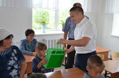 В Хакасии детям из села Нижние Сиры помогли собраться к школе