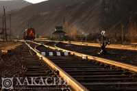 В Усть-Абаканском районе ограничат движение через железнодорожный переезд