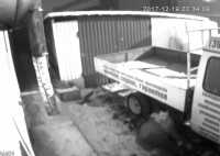 В Хакасии ищут мужчину, который неожиданно вылез из-под грузовика