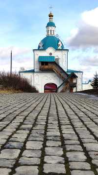 Церковь Захария и Елизаветы — неотъемлемая часть Спасо-Преображенского мужского монастыря. Единственная надвратная церковь в Красноярском крае. Сооружена в 1785 — 1796 годах. Является характерным образцом сибирского барокко. 