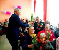 В Черногорске юбилейные медали получили более 300 ветеранов и тружеников тыла