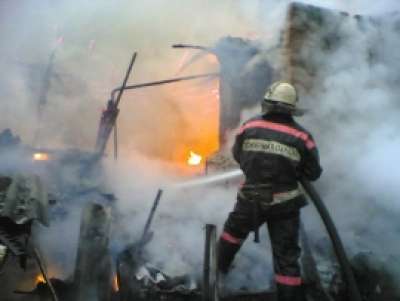 В Хакасии горели надворные постройки и квартира
