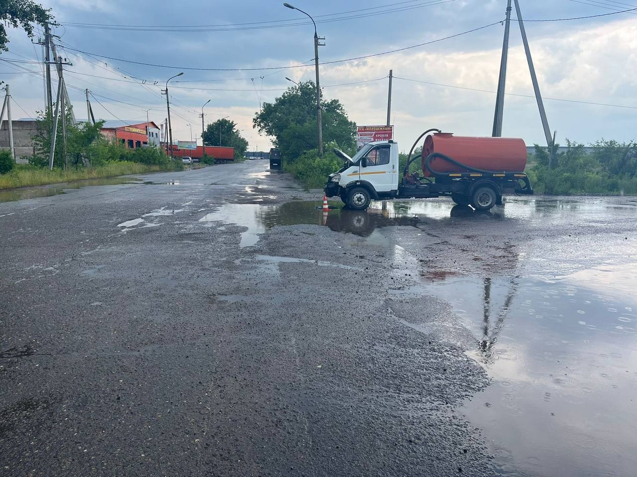 Водитель скрылся с места аварии в Абакане, но его нашли | 18.06.2024 |  Абакан - БезФормата