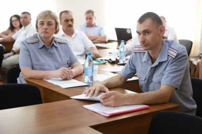 Депутаты обратили внимание на проблему ресоциализации бывших осужденных в Хакасии