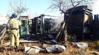 В Черногорске мужчина неосторожно покурил в кресле, загорелась крыша