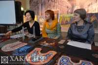 В Хакасии народным умельцам раскрыли секреты женского украшения пого