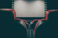 Кинотеатры остались без премьер