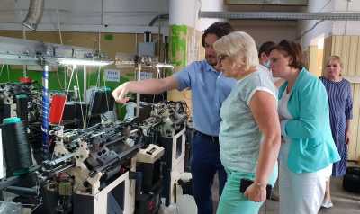 В Хакасии перчаточную фабрику поддержат региональные власти