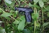 Вооруженный пистолетом разбойник позарился на 35 рублей