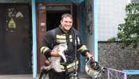 В Абакане пожарные спасли из огня 9 человек и одну кошку
