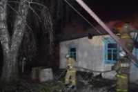 Сегодня утром пожарные потушили дом   на абаканских  дачах
