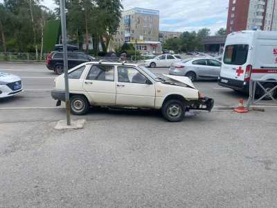 Тормоза не в порядке: в Саяногорске пожилая пассажирка получила травмы в аварии