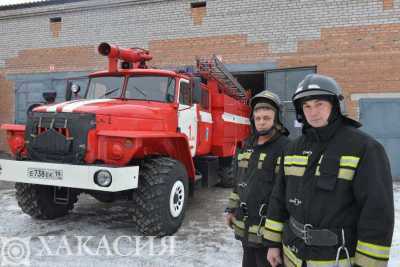 В Хакасии потушили пожар на ферме