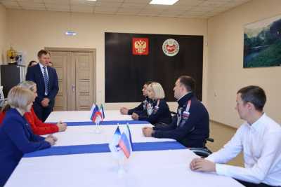 Министр спорта республики встретился с паралимпийцами Хакасии