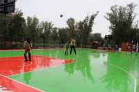 В абаканском парке открыли современную баскетбольную площадку