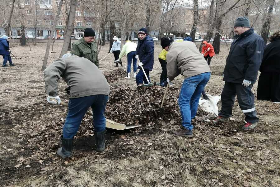 Новости абакан. Субботник. Субботник весной. Субботник картинки. Ленинский субботник.