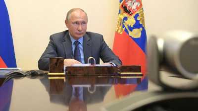 Путин поручил представить план по восстановлению экономики