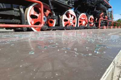 В Абакане вандалы атаковали старый паровоз