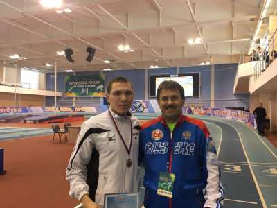 Легкоатлет из Хакасии выиграл серебро и бронзу на Первенстве России