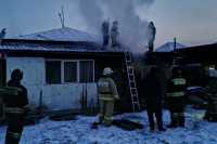От гибели в огне спасли пенсионерку соседи в Шира
