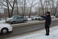 В Хакасии в канун 23 февраля водителей тормозили инспекторы-девушки