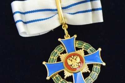 Глава Хакасии вручил многодетной семье орден «Родительская слава»