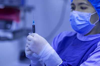 Сотрудники трех министерств Хакасии поставили прививку от COVID-19