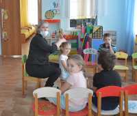 Воспитателя Татьяну Мищенко малыши очень любят и с радостью идут в её группу. Родители довольны и спокойны. 
