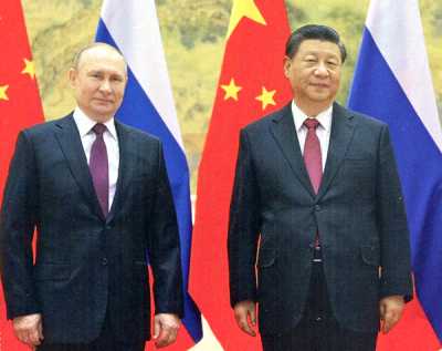 Президента РФ Владимира Путина и председателя КНР Си Цзиньпина связывает личная дружба, что способствует углублению прагматичного сотрудничества между странами в различных областях. 