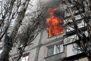 Курение в квартире привело к очередному пожару в многоэтажке Абакана