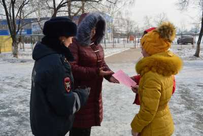 Юные инспекторы движения призвали жителей Хакасии не скользить
