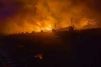 15 часов пожарные боролись с огнем на металлобазе в Абакане