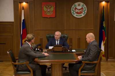 Глава Хакасии встретился с новым мэром Саяногорска