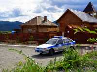 В Хакасии водитель протаранил ограждение этно-культурного комплекса